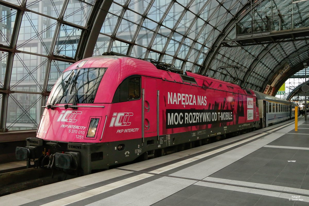 PKP Intercity in Berlin Hbf, am 14.11.2017.