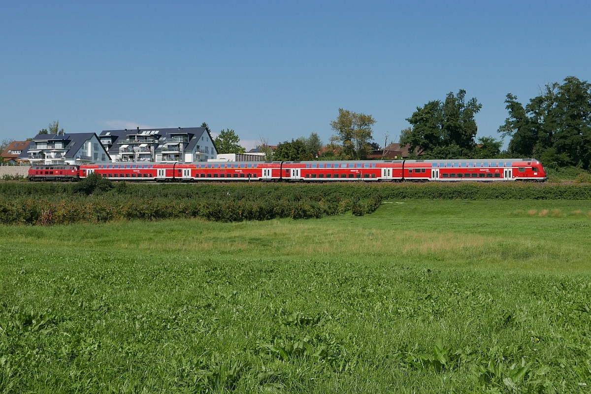 Planmig htte an jenem Sonntagnachmittag in diesen Zug ein Fahrradwagen und eine zweite Lok eingereiht sein sollen. Stattdessen wurde am 11.09.2016 bei Wasserburg (Bodensee) nur ein „normaler“ IRE fotografiert, der sich mit der Zugnummer 4209 auf der Fahrt von Ulm nach Lindau befand.