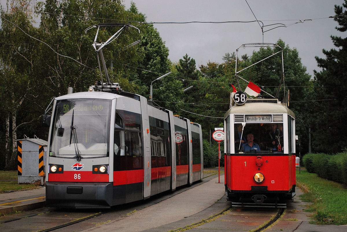 Planzug A1 86 und Museumszug A 1 + m2 5210, Endstelle Unter St. Veit. (01.09.2017)