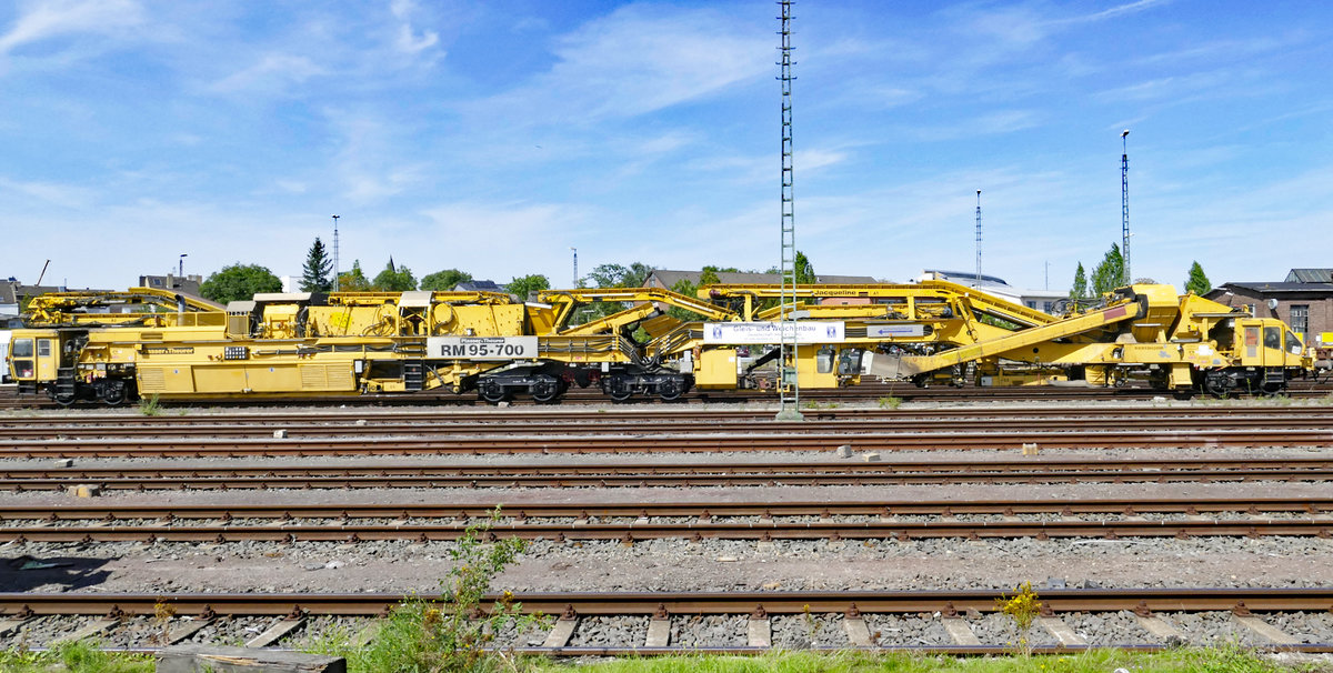 Plasser & Theurer RM 95-700 Hochleistungs-Bettungsreinigungsmaschine von MGM Gleis- und Weichenbaugesellschaft in Euskirchen - 22.08.2017