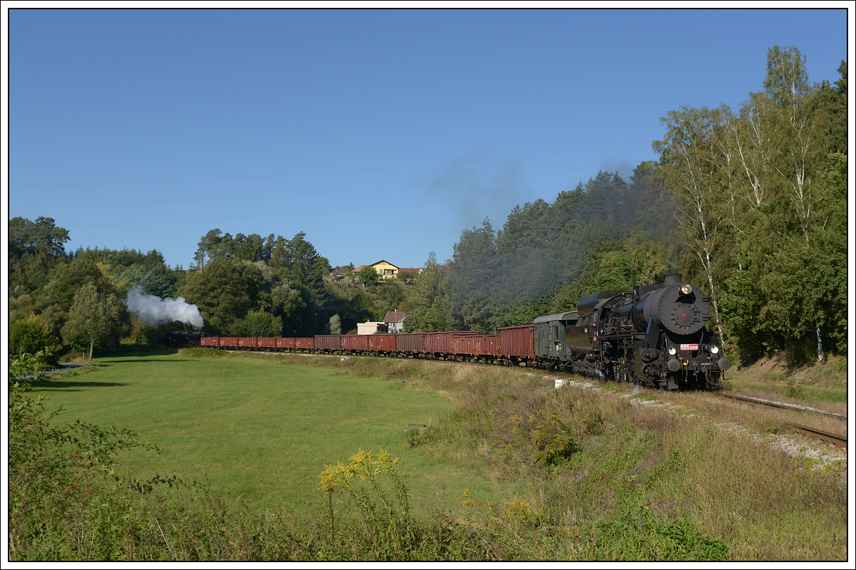 Pn 90050 von Benešov u Prahy nach Světlá nad Sázavou mit 555 3008 an der Spitze am 22.9.2019 kurz vor dem Zielbahnhof.