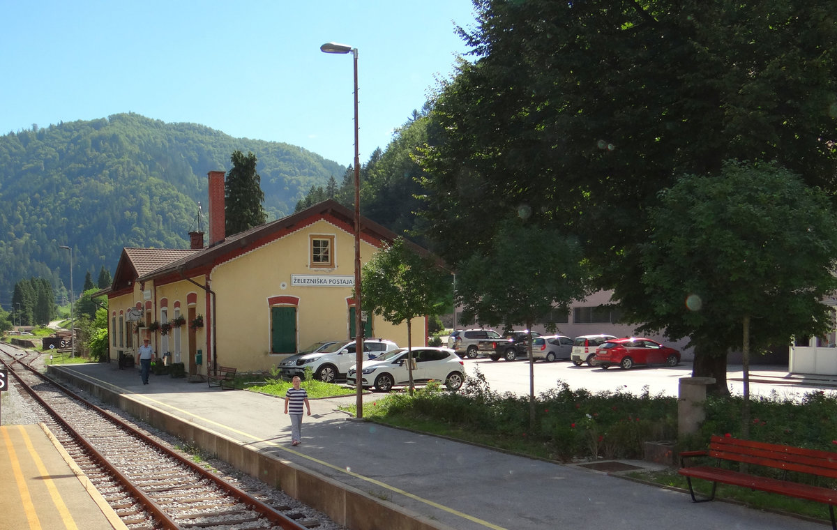 Podvelka (bis 1918 Reifning-Fresen), besetzter Bahnhof 35 km von Maribor entfernt - 2017-07-28