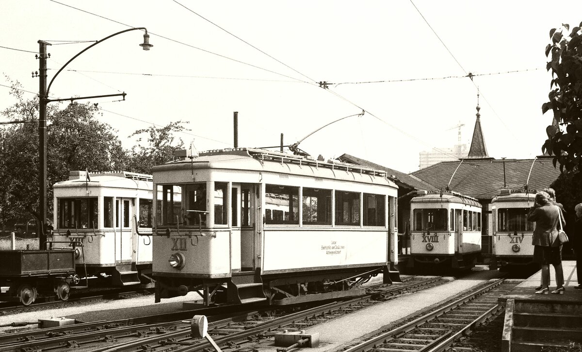 Pöstlingbergbahn Linz__Tw XII, XIII, XVII, XVIII im Talbahnhof Urfahr.__28-07-1975