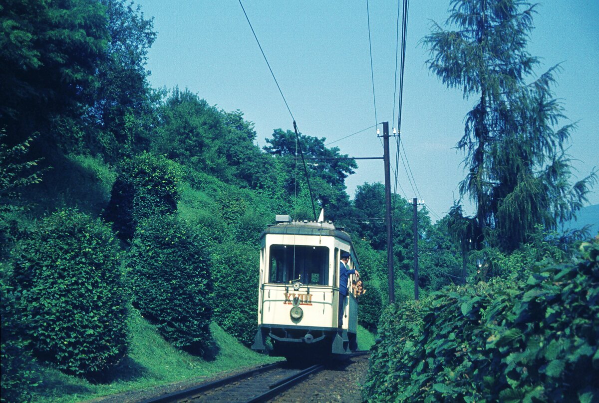 Pöstlingbergbahn Linz__Tw XVIII von 1958 auf Talfahrt.__28-07-1975