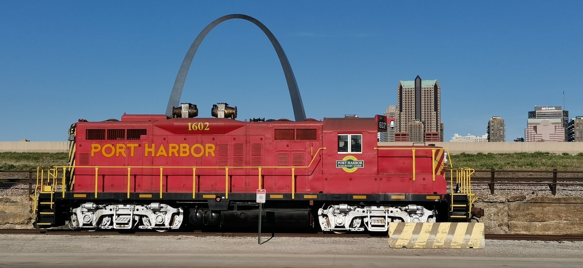 Port Harbor Rail Road PHRR 1602 ex CP Rail in East St Louis im Industriegebiet. 3.4.2021.