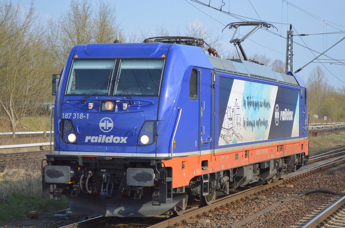 Portrait von 187 318-1 [NVR-Number: 91 80 6187 318-1 D-RDX] von Raildox am 10.04.18 Bf. Berlin-Hohenschönhausen. 