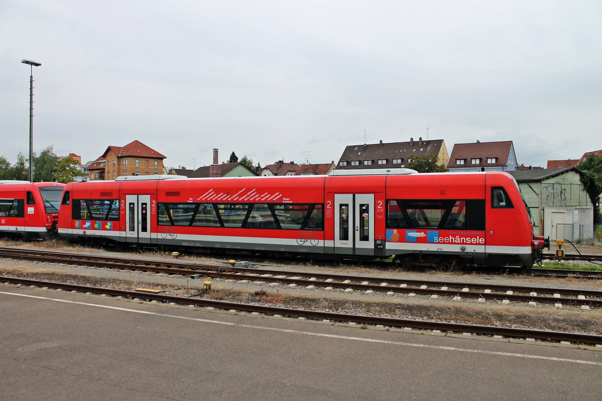 Portrait von 650 203  seehäsle , welcher am Morgen des 12.08.2016 zusammen mit 650 107 abgestellt in Friedrichshafen Stadt standen und auf ihren nächsten Einsatz warteten.