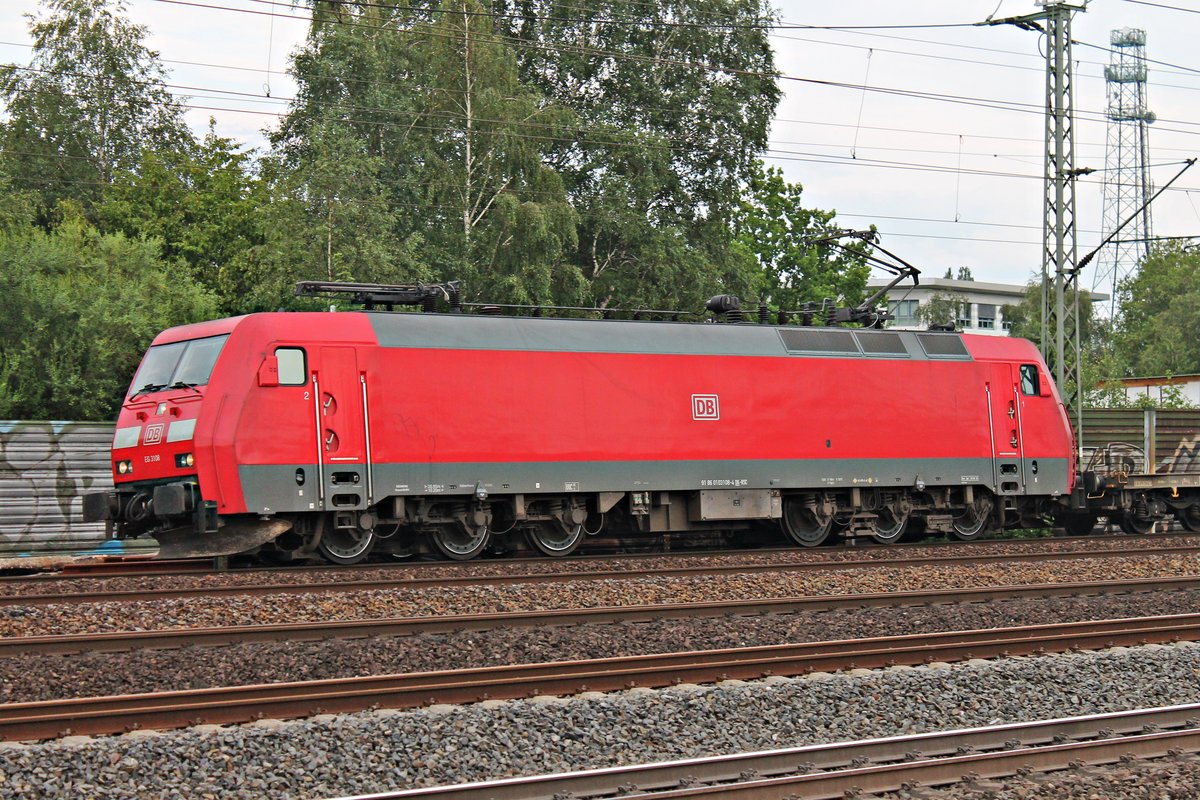 Portrait von EG 3108 (91 86 0103 108-4 DK-RSC), als diese am Abend des 18.07.2019 mit einem KLV nach Schweden durch den Bahnhof von Hamburg Harburg in Richtung Norden fuhr.
