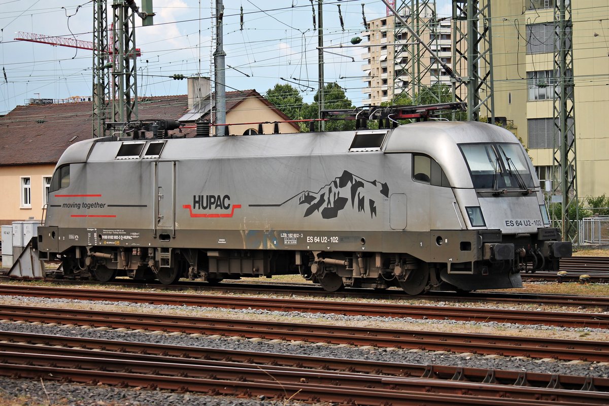 Portrait der ES 64 U2-102 (182 602-3) von HUPAC/WLC, welche am 22.07.2015 im südlichen Bahnhofs Teil von Basel Bad Bf abgestellt war. Zuvor brachte sie einen Sonderzug in die Schweiz.