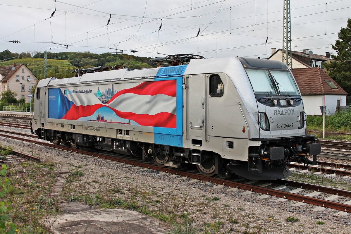 Portrait von Rpool/ČDC 187 344-7  ČD Cargo Niederlassung Wien , als diese am Nachmittag des 08.10.2019 im Bahnhof von Efringen-Kirchen im Markgräflerland abgestellt stand und auf ihre nächsten Einsatz wartete. Zuvor brachte sie einen Getreidezug in die Schweiz.