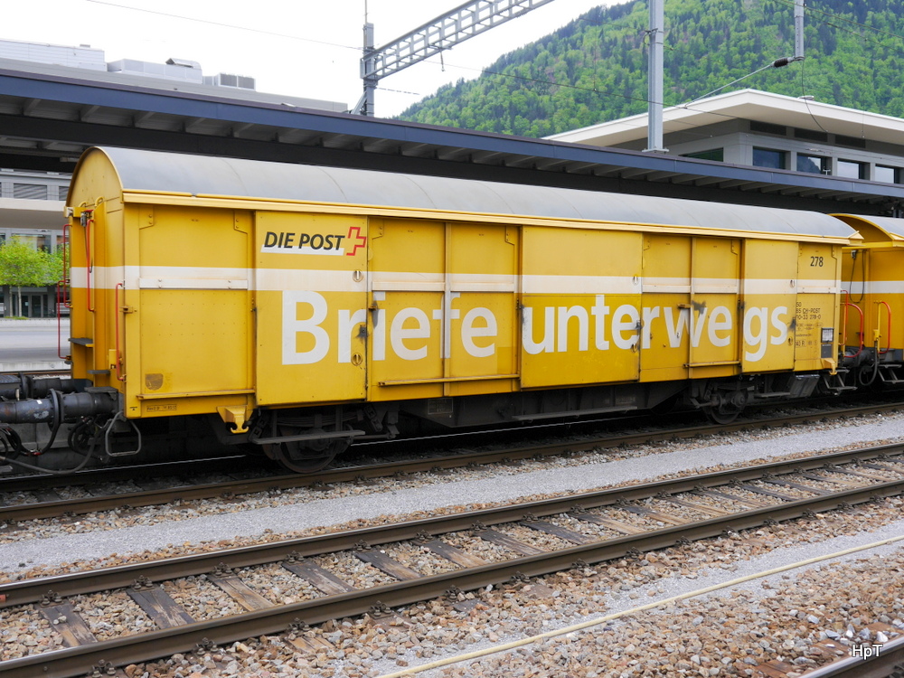 Post - Postwagen Z 50 85 00-33 278-0 im Bahnhof Chur am 10.05.2014
