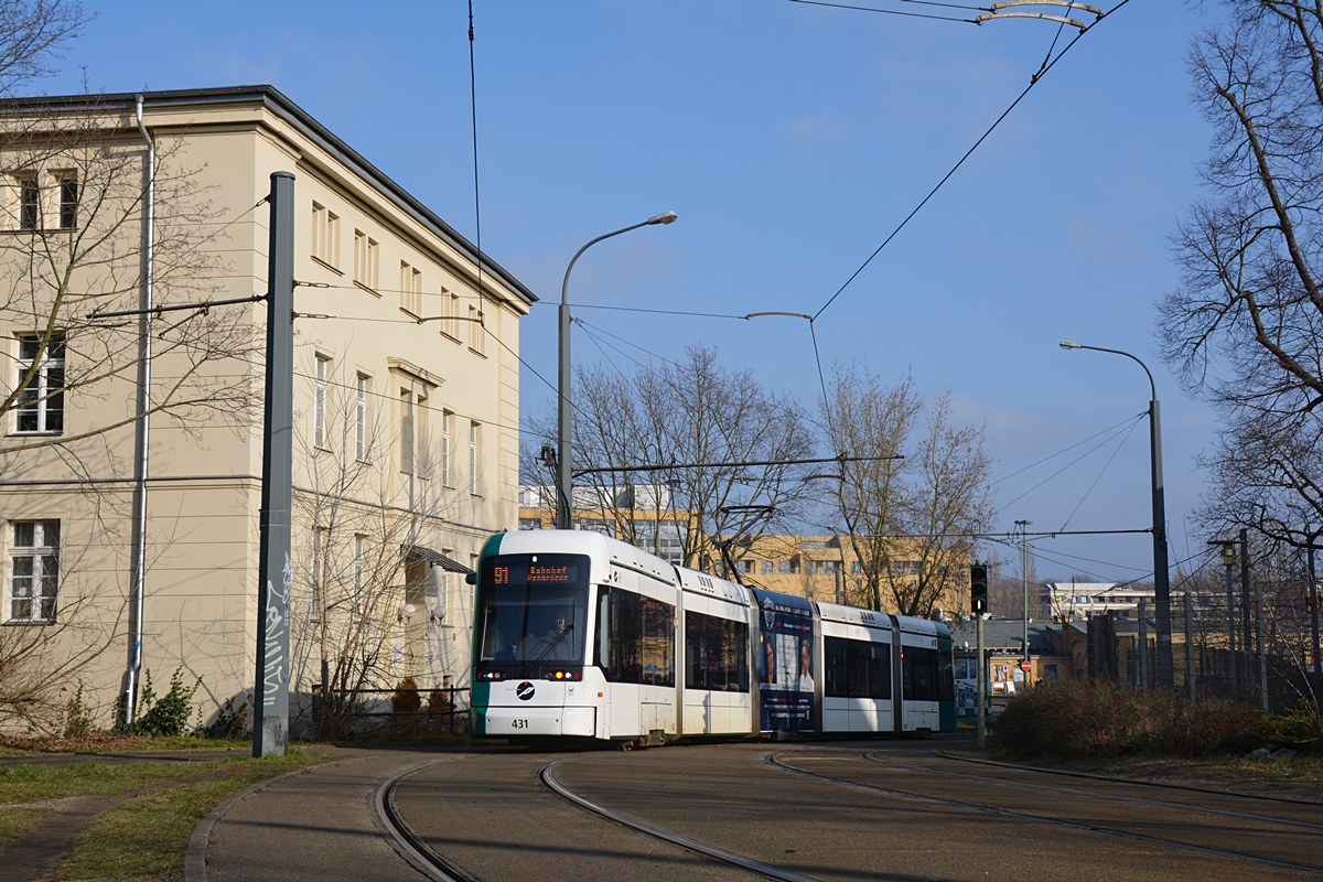 Potsdam, Heinrich-Mann-Allee. Stadler Variobahn #431 als Linie 91 nach Bahnhof Rehbrücke. Die Aufnahme stammt vom 15.02.2018. 