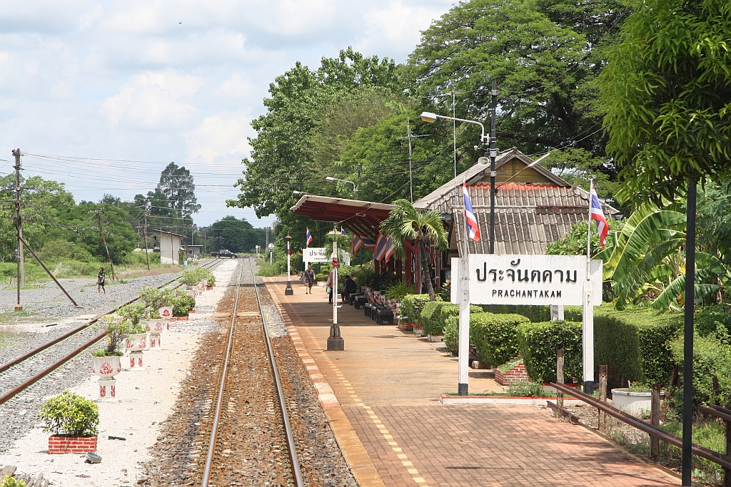 Prachantakam Station, Blickrichtung Chachoengsao, am 14.Mai 2017.