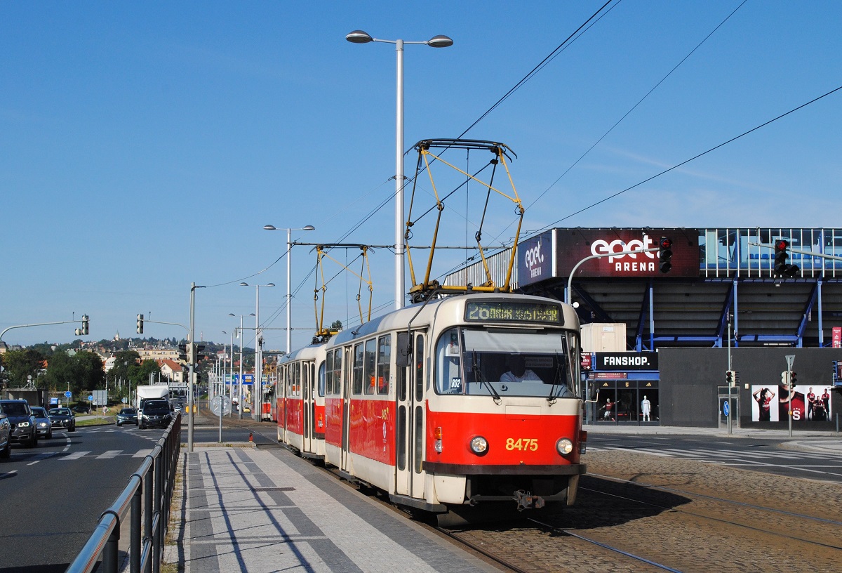 Prag: T3R.P 8475 + 8374 als Linie 26 vor der epet - Arena, dem Heimstadion des AC-Sparta. (03.09.2026)