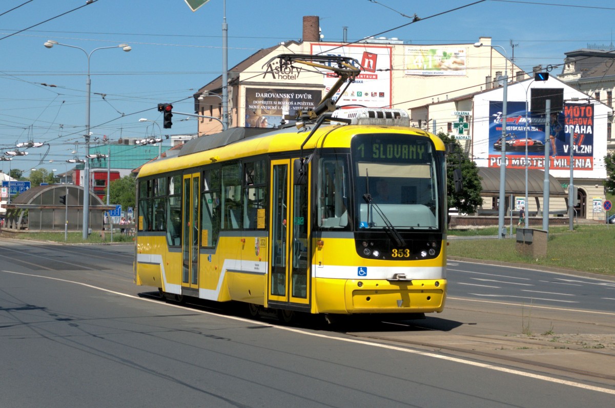 Pragoimex VarioLF 353 am 07.06.14 am Pilsener Hauptbahnhof