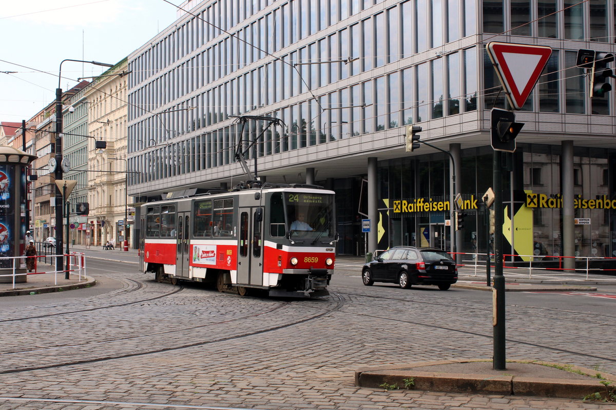 Praha / Prag SL 24 (T6A5 8659) Karlovo námestí am 23. Juli 2016.