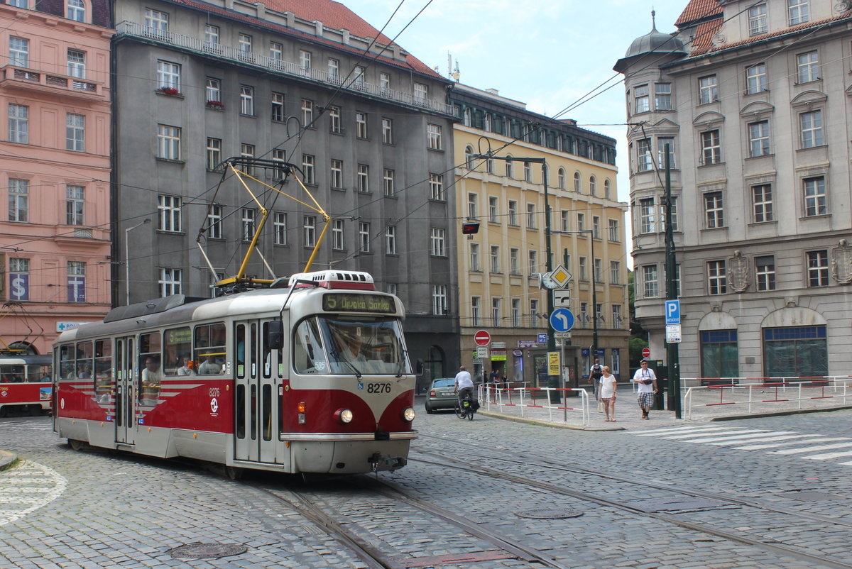 Praha / Prag SL 5 (Tatra T3R.PLF 8276) Senovázné námesti am 24. Juli 2016.