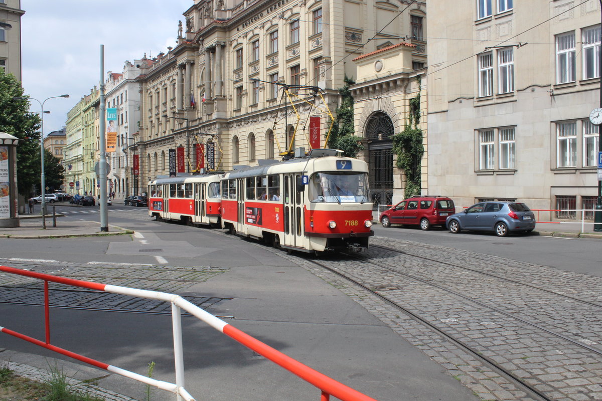 Praha / Prag SL 9 (Tatra T3 7188) Senovázné námestí / Opletavola ul. / Bolzanova ul. am 24. Juli 2016. 