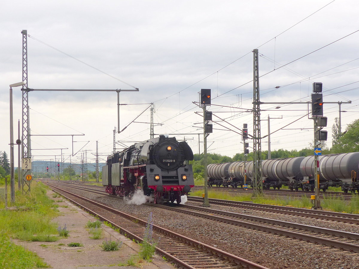 PRESS 01 0509-8 als Tfzf 93751 von Meiningen nach Zwickau, am 12.06.2019 in Neudietendorf.