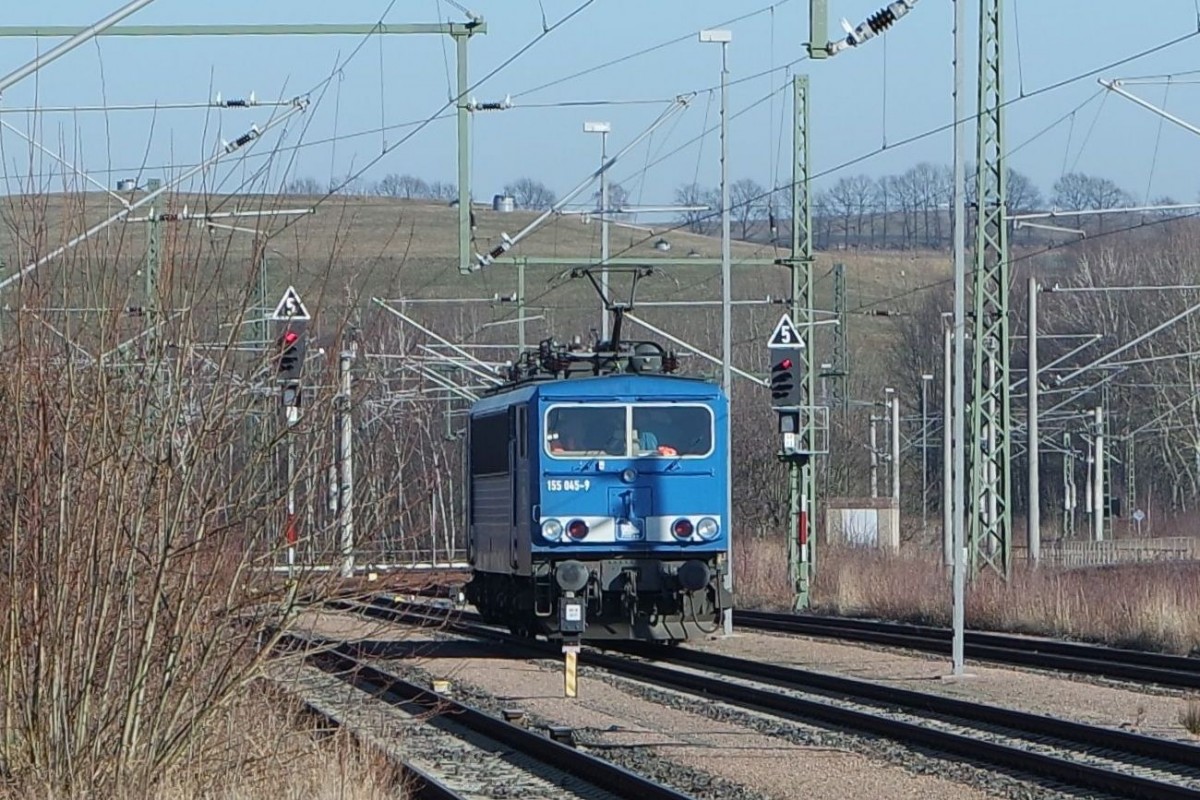 Press 155 045 stand am 13.02.2015 im Bahnhof Gauchau.