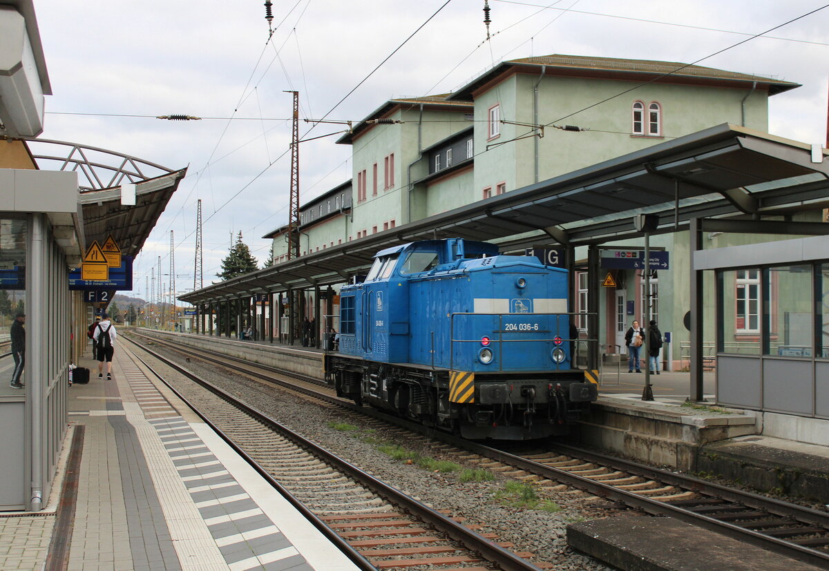 PRESS 204 036-6 (92 80 1202 586-4 D-PRESS) als Tfzf Richtung Weißenfels, am 12.11.2023 in Naumburg (S) Hbf.