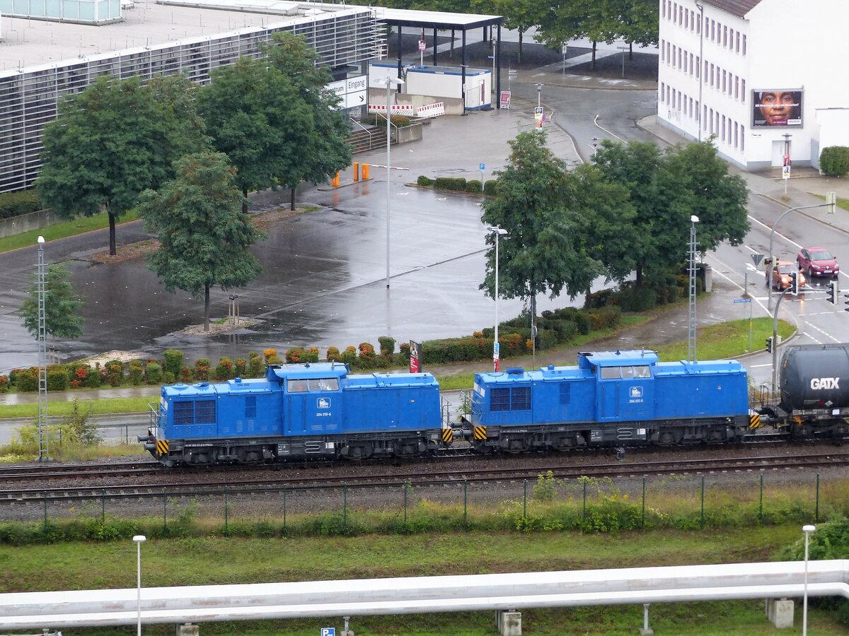 PRESS V 100, 204 010-6 ( 9280 1203 211-8 D-PRESS ) und 204 011-5 ( 9280 1203 212-6 D-PRESS )mit einem Kesselwagenzug in Gera am 29.8.2021 