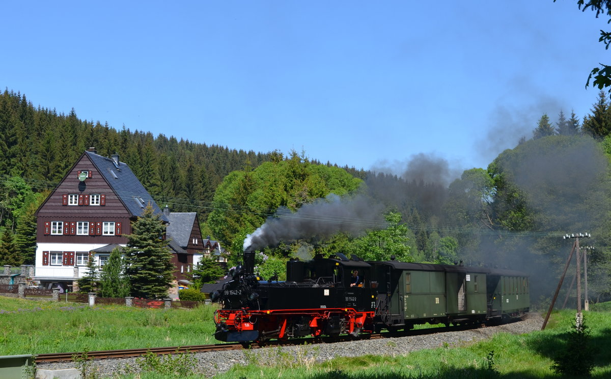 Preßnitztalbahn - Museumsbahn Steinbach – Jöhstadt: Klassisches Motiv Sächs. IV K 99 1542-2 in Schlössel (Fest: LGB/Märklin und der Verlagsgruppe Bahn das Jubiläum  50 Jahre LGB ) 21.05.2018