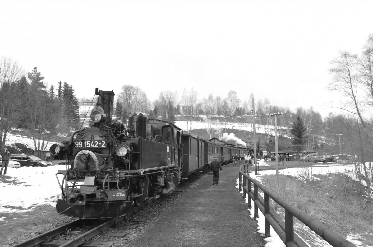 Pressnitztalbahn sä. IV 99 1542-2 in Jöhstadt 05.04.2015