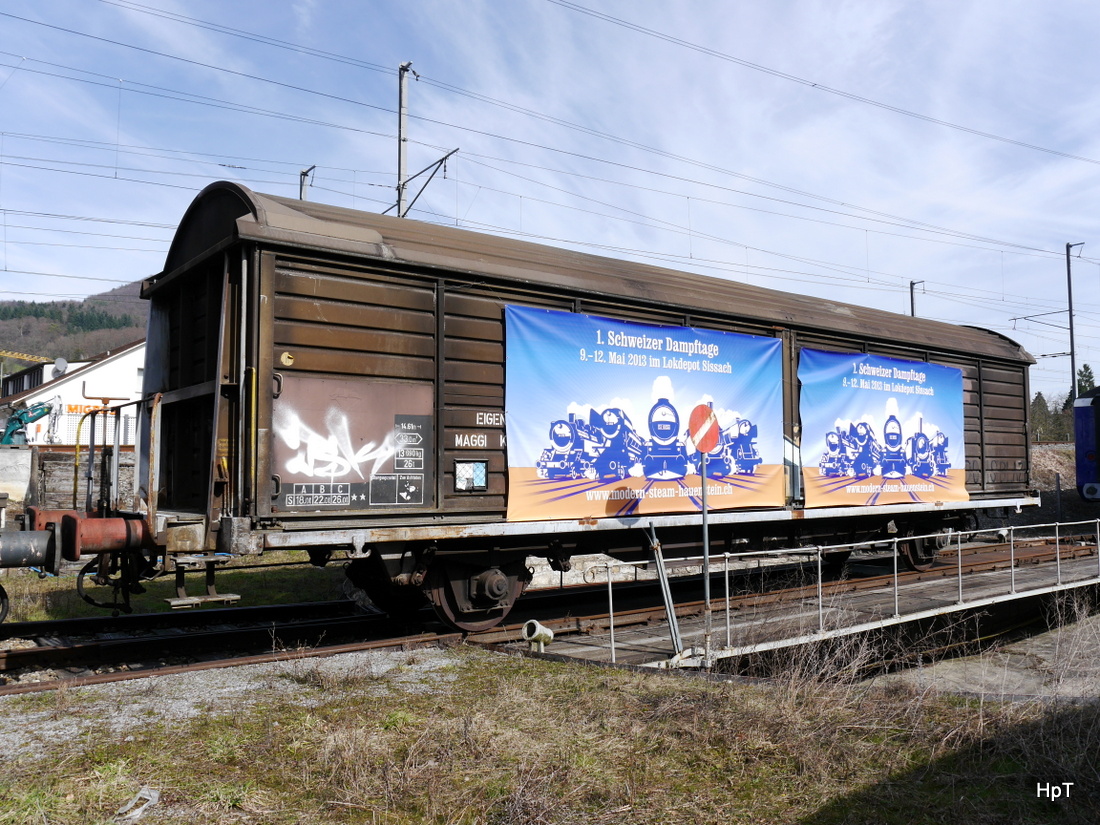 Privater Güterwagen (ex MAGGI Kemptthal / ex SBB ) abgestellt im Bahnhofsareal in Sissach am 07.03.2015