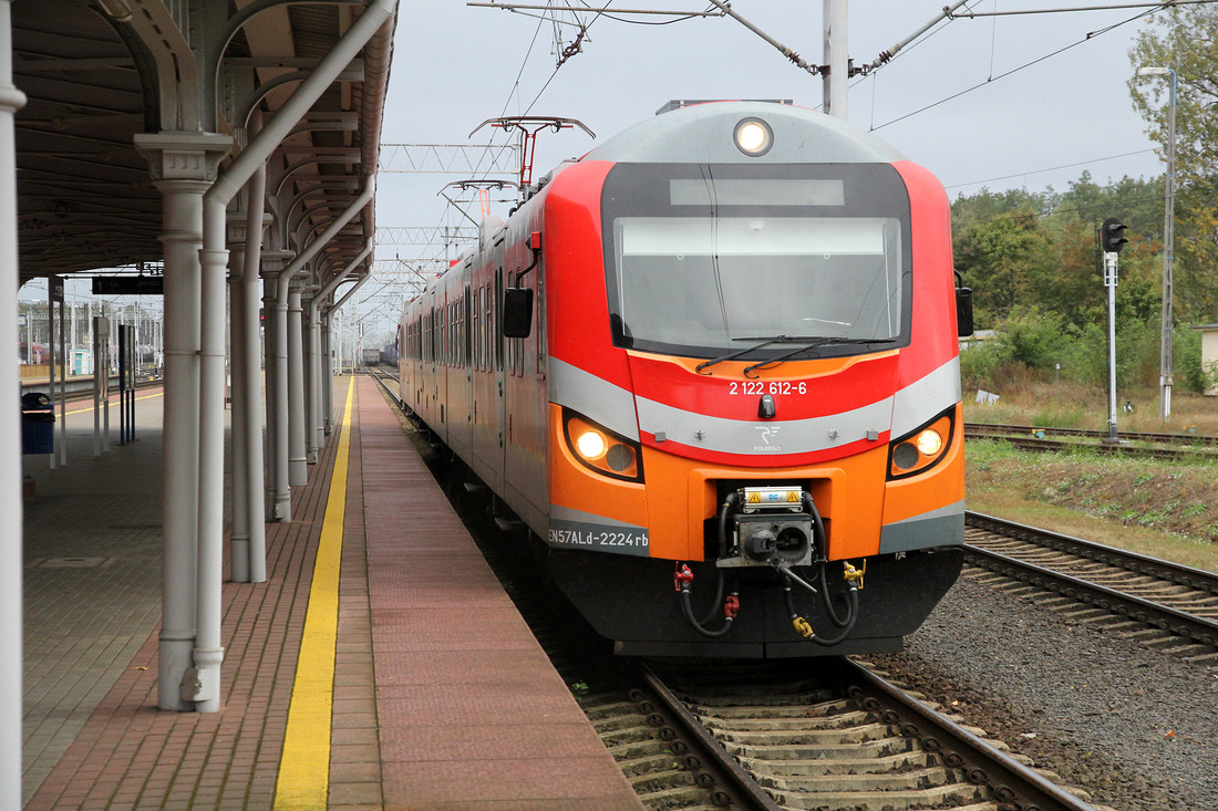 Przewozy Regionalne EN57-ALd 2224 // Rzepin // 3. Oktober 2018