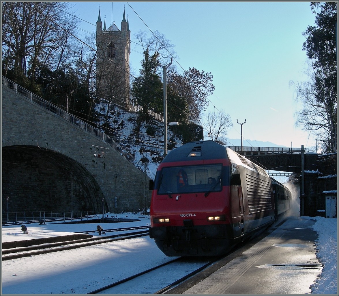 Pulverschnee in Vevey ist weitaus seltener, als der hier zu sehende IR mit der SBB Re 460 071-4. 
10. Feb. 2013