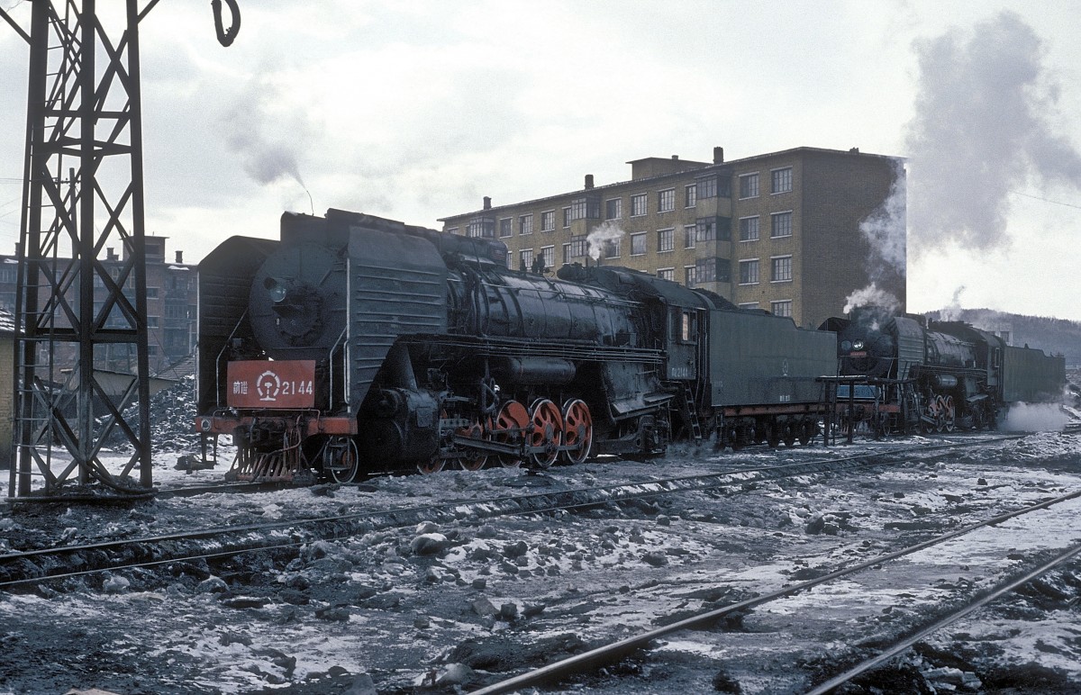 QJ 2144 + QJ 6964  Yichun  16.03.94