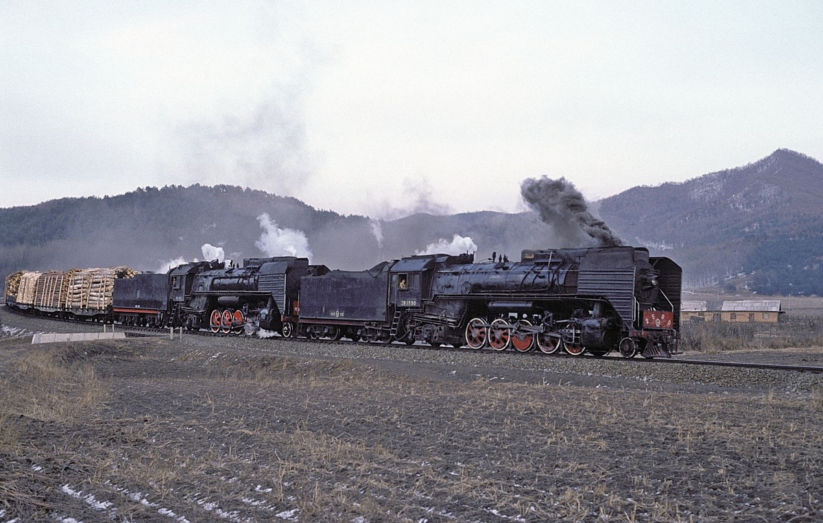  QJ 2590 + QJ 1981  bei Nancha  13.03.94