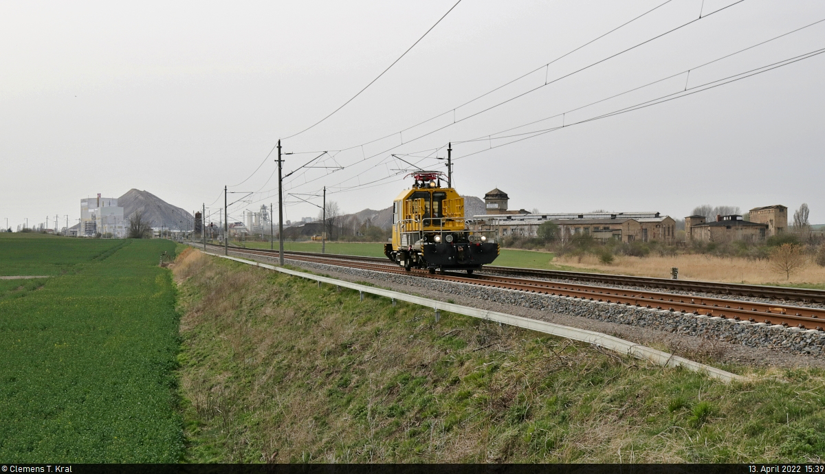 Quasi rückwärts fahrend ist dieses unbekannt gebliebene Gleisarbeitsfahrzeug GAF 100 R/H in Teutschenthal auf dem Weg Richtung Halle (Saale).

🧰 STRABAG Rail GmbH (STRABAG SE)
🕓 13.4.2022 | 15:39 Uhr