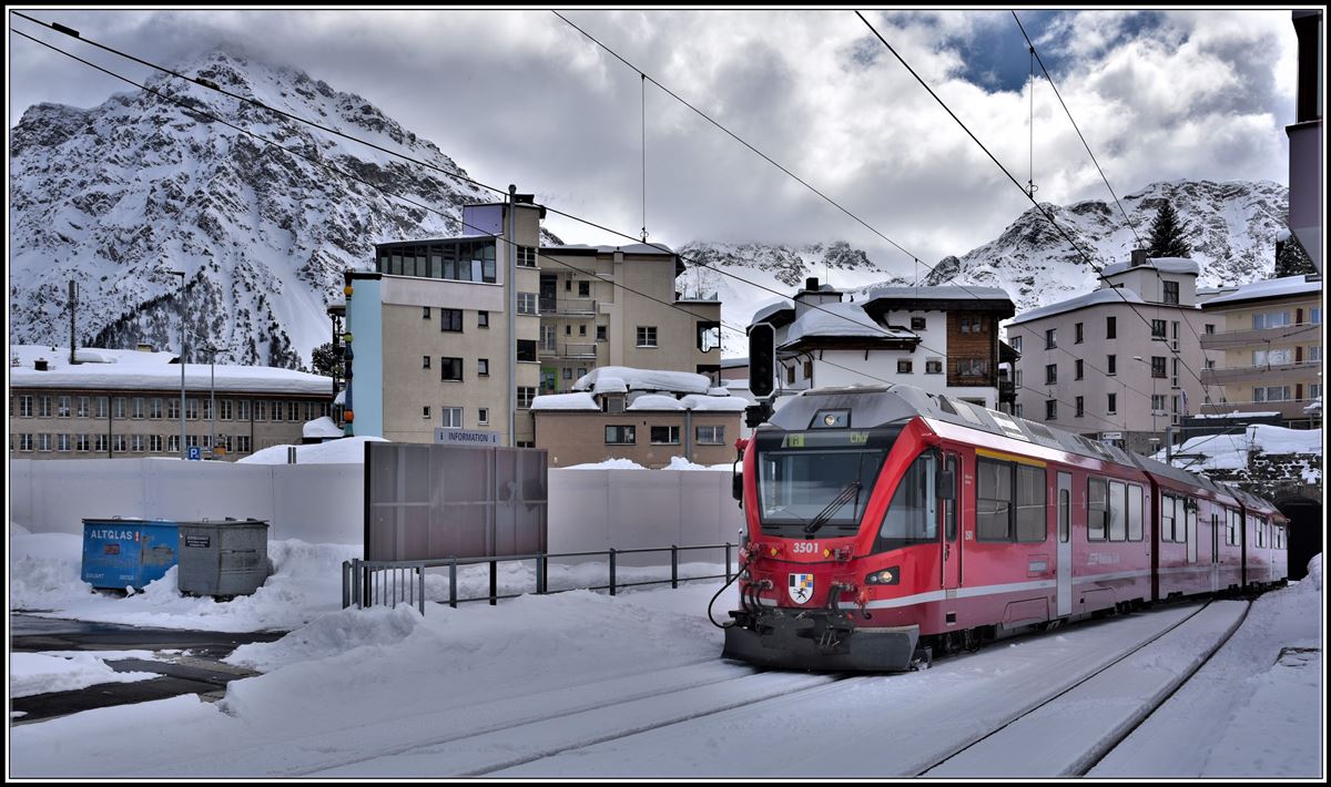 R1440 mit ABe 8/12 3501 macht sich in Arosa bereit zur Fahrt nach Chur. (18.03.2019)