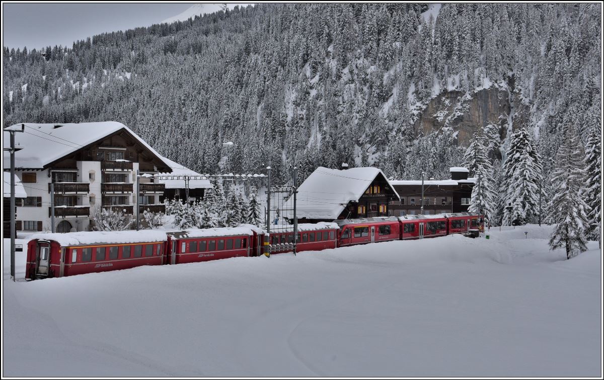R1440 mit ABe 8/12 3505 in Litzirüti. (20.01.2018)