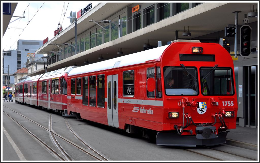 R1452 aus Arosa mit einem ABe 8/12 und Steuerwagen BDt1755 sind in Chur eingetroffen. (02.05.2015)
