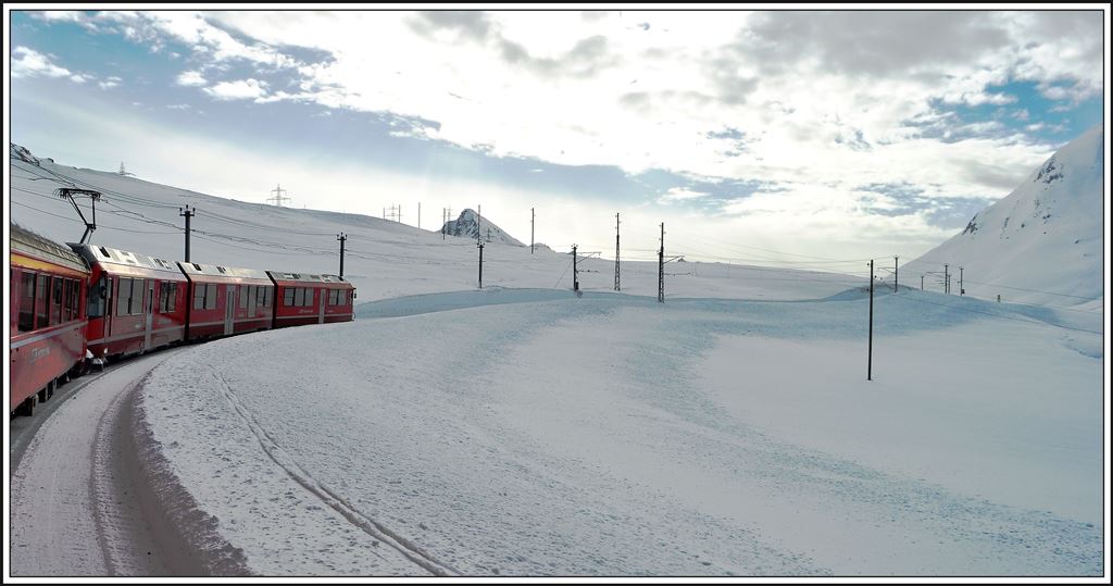 R1617 beim Lai Ner kurz vor der Wasserscheide. (21.02.2014)