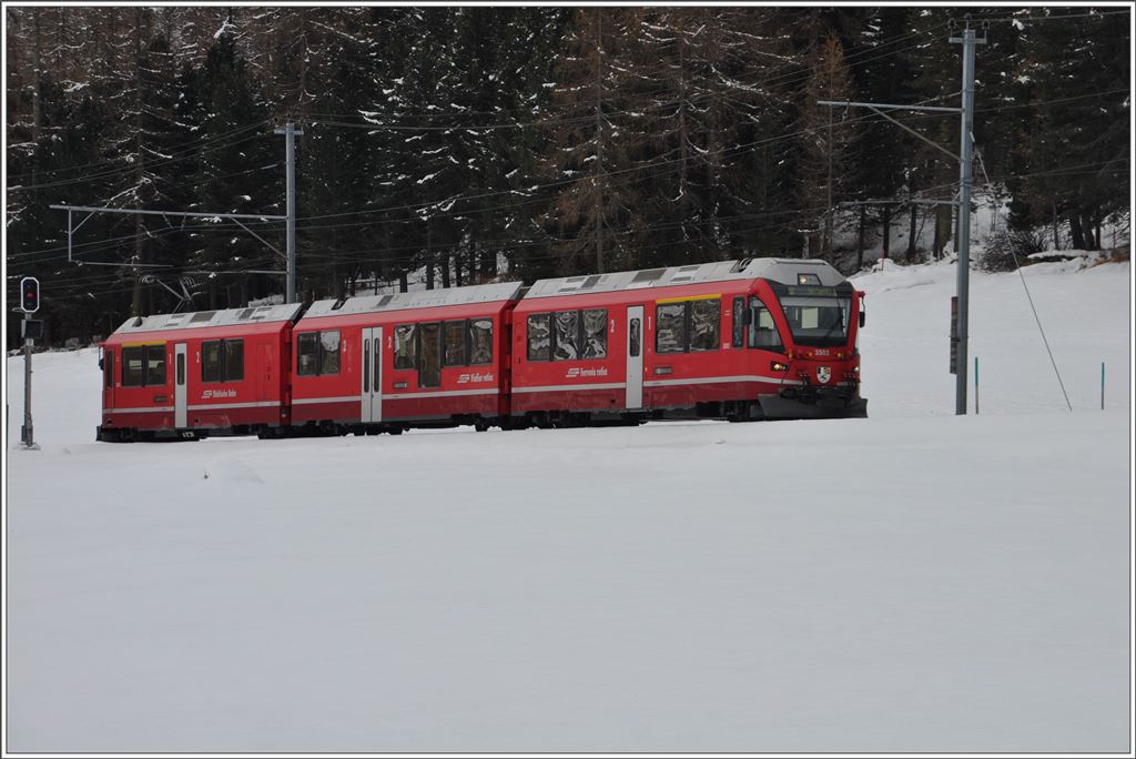 R1640 mit ABe 8/12 3502 auf dem Weg nach St.Moritz. (14.01.2016)