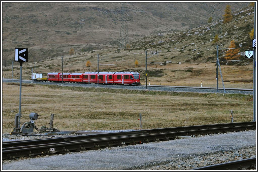 R1641 mit ABe 8/12 3508 in Bernina Lagalb. (07.10.2015)