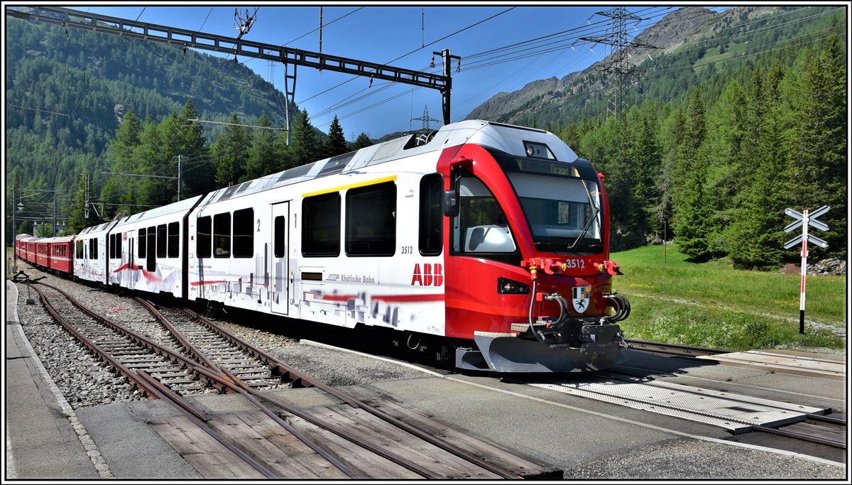 R1641 mit ABe 8/12 3512 in Cavaglia. (25.06.2019)