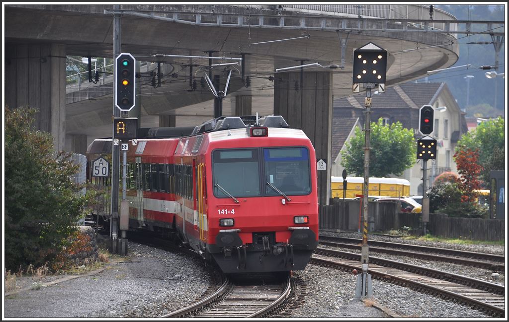 R26458 nach Bonfol verlässt Porrentruy. (09.10.2015)