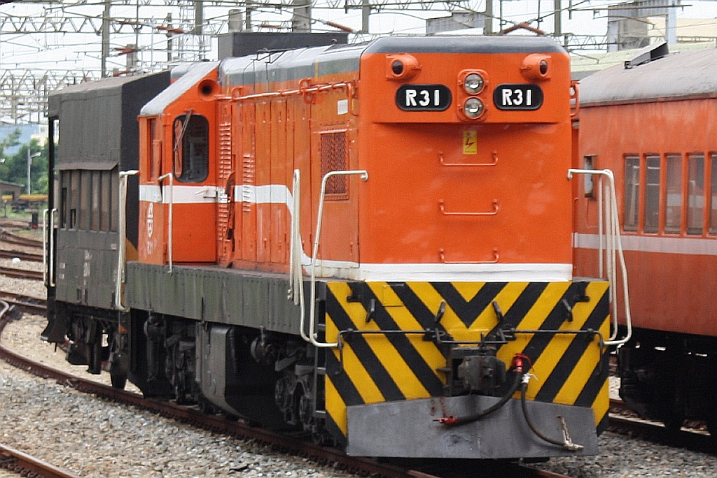 R31 (A1A'A1A'-de, GM-EMD, Type G12, Bauj. 1961, Fabr.Nr. 26323) am 02.Juni 2014 in Miaoli Station.