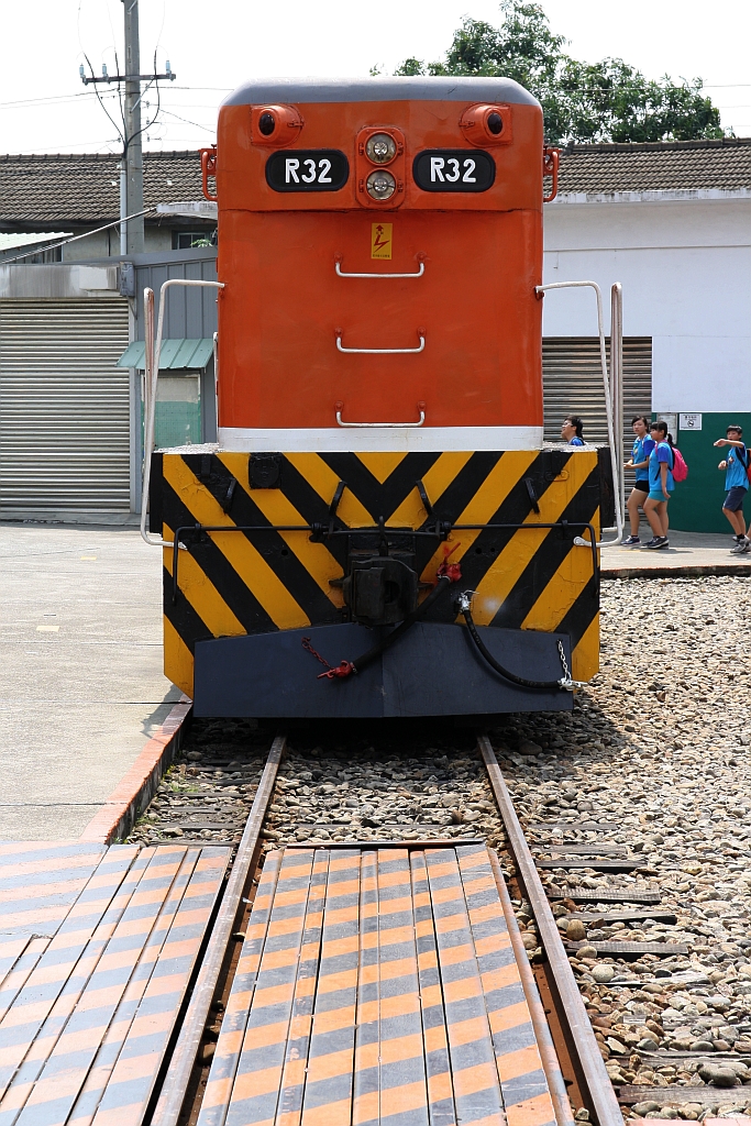 R32 (A1A'A1A'-de, GM-EMD, Type G12, Bauj. 1961, Fabr.Nr. 26324)  am 09.Juni 2017 im Changhua Roundhouse.