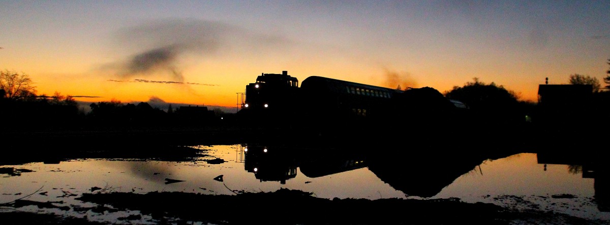 R4354 gezogen von DH 1500.1 frhmorgens am 7.11.2013