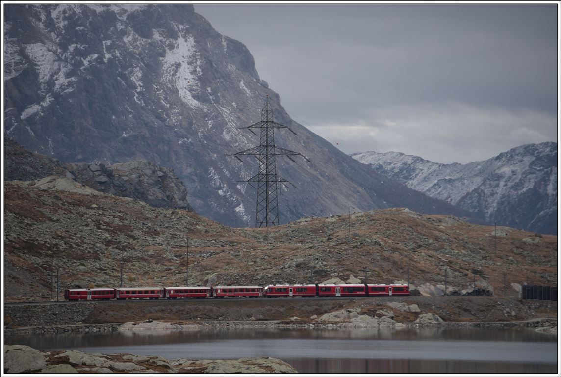 R4621 mit ABe 8/12 3501 nach Ospizio Bernina 2253m. (18.10.2019)