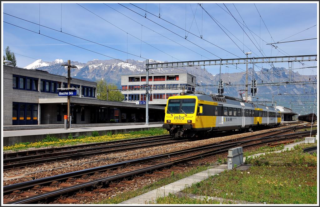 R5715 nach Feldkirch wird mit dem ET 10.121 der Montafonerbahn gefahren. Buchs SG. (29.04.2015)