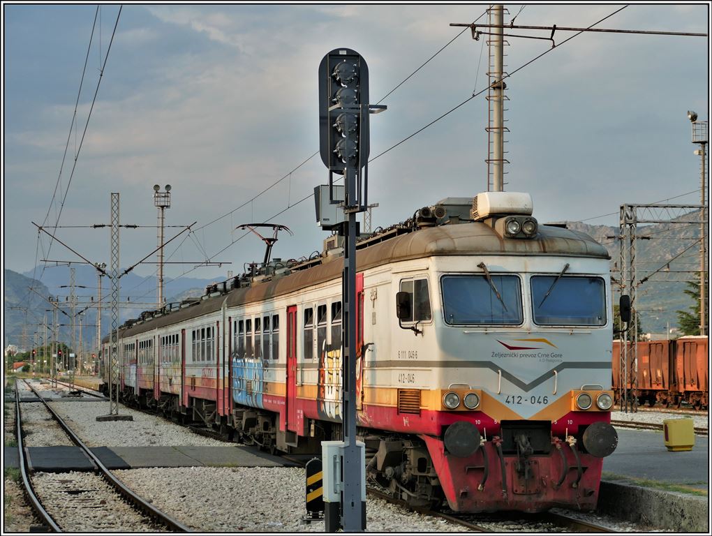 R6161 mit 412-046 nach Bar in Podgorica. (21.07.2019)