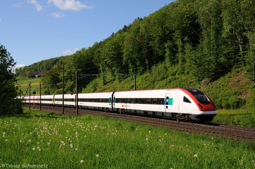 RABDe 500 018 als ICN683 am 10.05.2013 in Tecknau