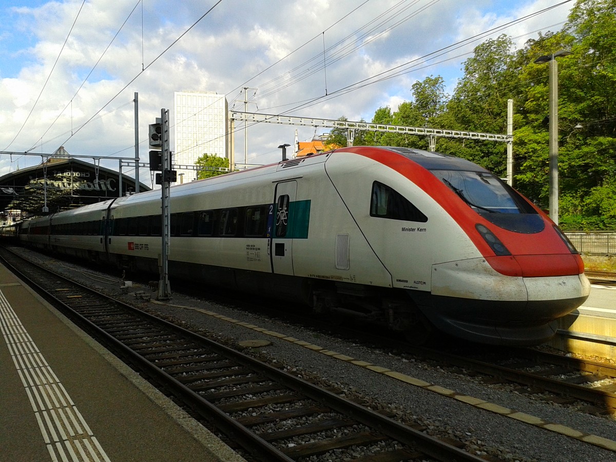 RABDe 500 036-4 als ICN 518 (St.Gallen - Zürich HB - Biel/Bienne ...
